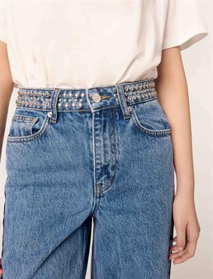 Zımba işlemeli geniş kesim jean pantolon