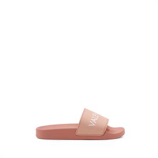 Pembe Bantlı Kadın Terlik