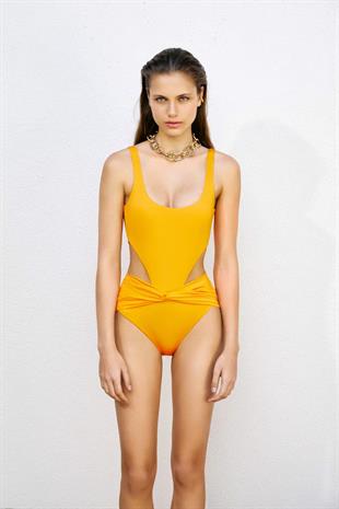 Moeva X In-formal Mayo