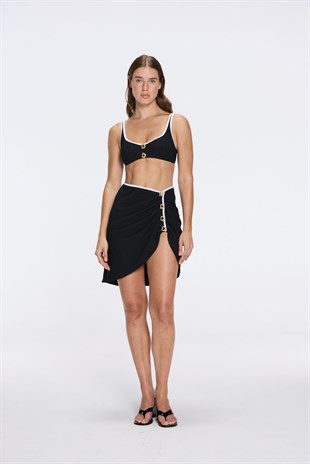 Beyaz Biyeli Siyah Mini Etek