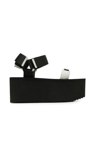 Siyah Çapraz Bantlı Yüksek Platform Tabanlı Sandalet