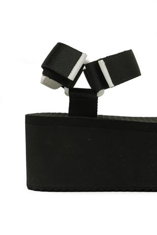 Siyah Çapraz Bantlı Yüksek Platform Tabanlı Sandalet