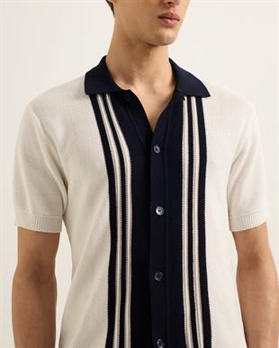 Beyaz Düğmeli Triko Gömlek