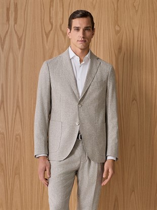 Bej Cep Detaylı Ceket