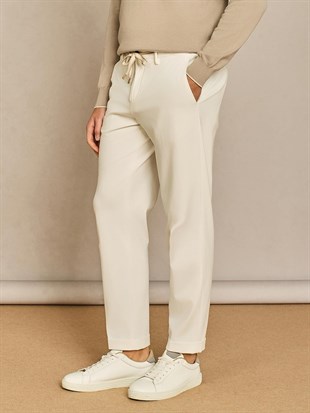 Cep Detaylı Beyaz Duble Paça Pantolon