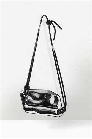 Yansıtıcı Yüzeyli Asimetrik Çanta