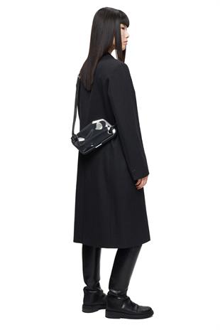 Yansıtıcı Yüzeyli Asimetrik Çanta