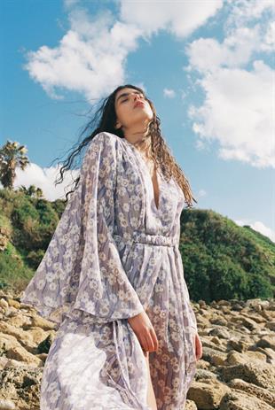 Floral Desenli Yırtmaçlı Uzun Elbise