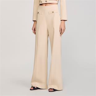 Beyaz Düğme DetaylI Pantolon