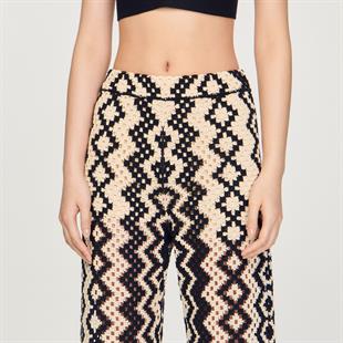 Desenli Siyah Örgü Pantolon