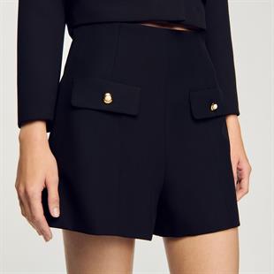 İnci Düğmeli Şort