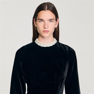 İnci Yakalı Kadife Elbise