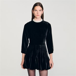 İnci Yakalı Kadife Elbise