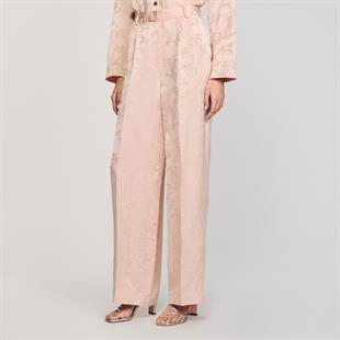 Krem Jakarlı Rahat Kesim Pantolon