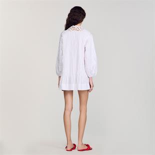 Kroşe detaylı beyaz mini elbise