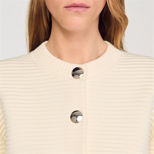 Metal Düğmeli Ekru Triko Hırka