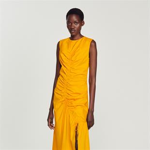 Önden Büzgü Detaylı Yırtmaçlı Elbise