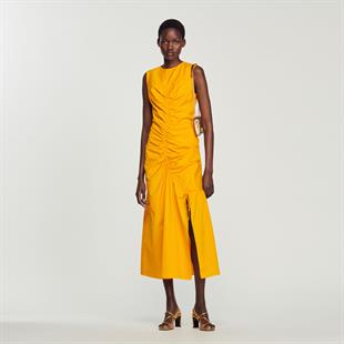 Önden Büzgü Detaylı Yırtmaçlı Elbise