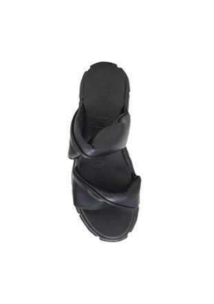 Siyah Bant Şeritli Terlik