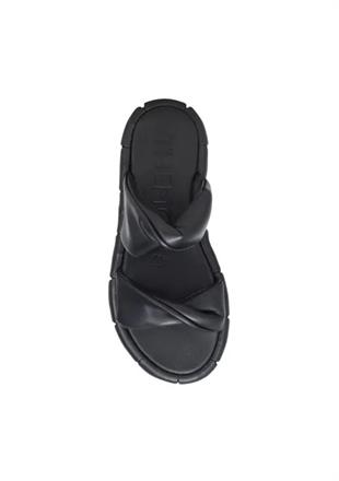 Siyah Bantlı Deri Terlik