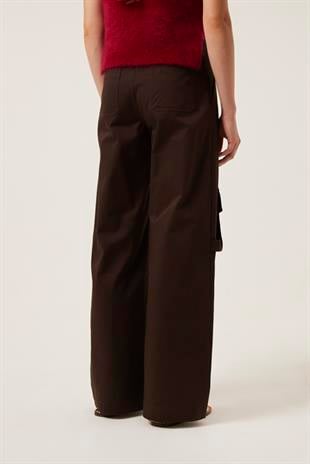 Cep Detaylı Düz Paça Pantolon