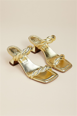 Gold Deri Topuklu Sandalet