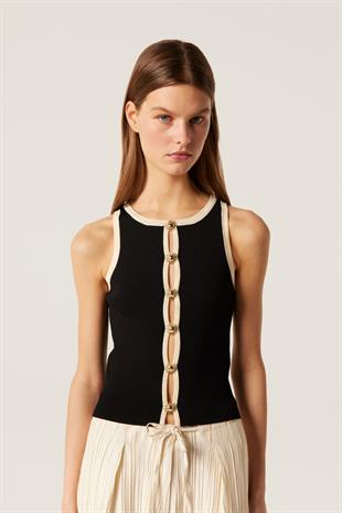 Güneş Düğme Detaylı Triko Üst