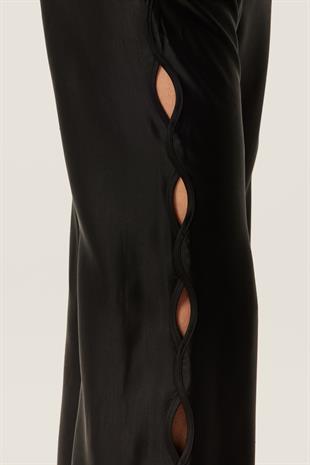Kenarları Detaylı Saten Pantolon