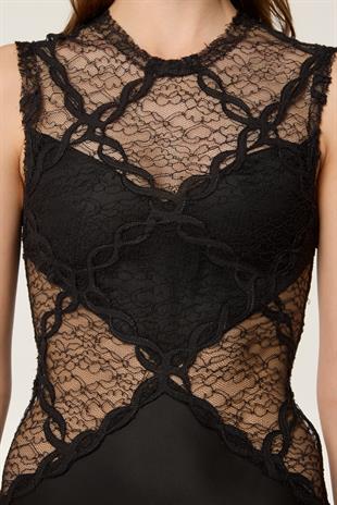 Siyah Transparan Detaylı Saten Elbise