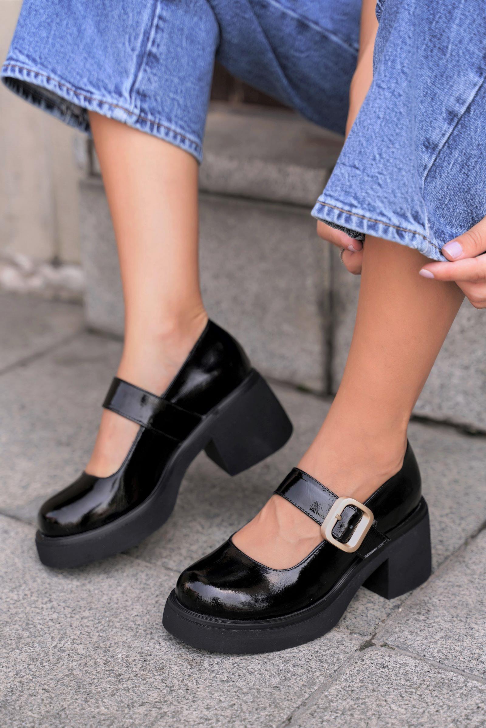 Claudia Siyah Rugan Kalın Topuklu Kadın Ayakkabı