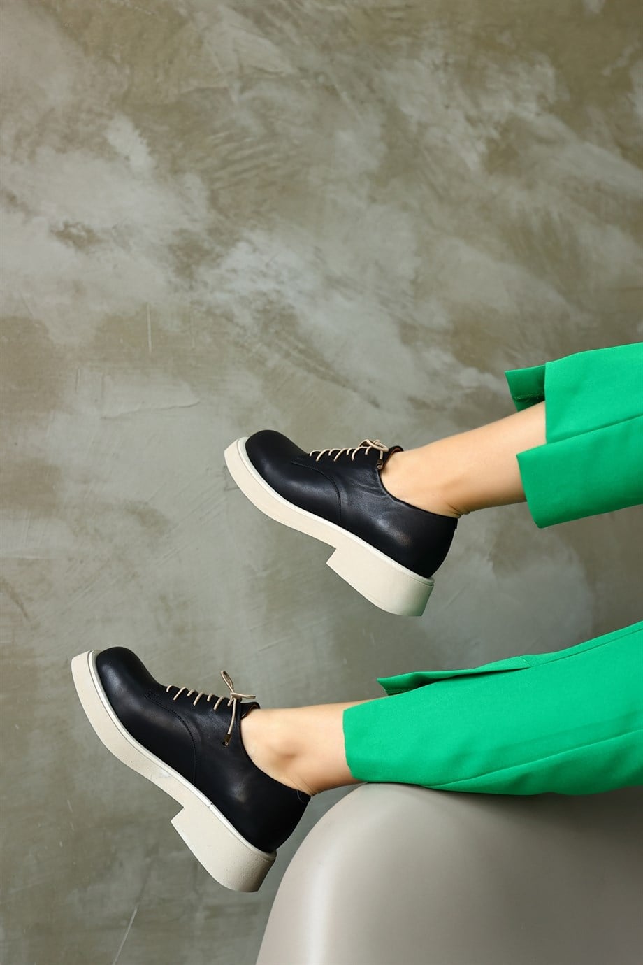 Gizia Black Leather Womens Casual Shoes