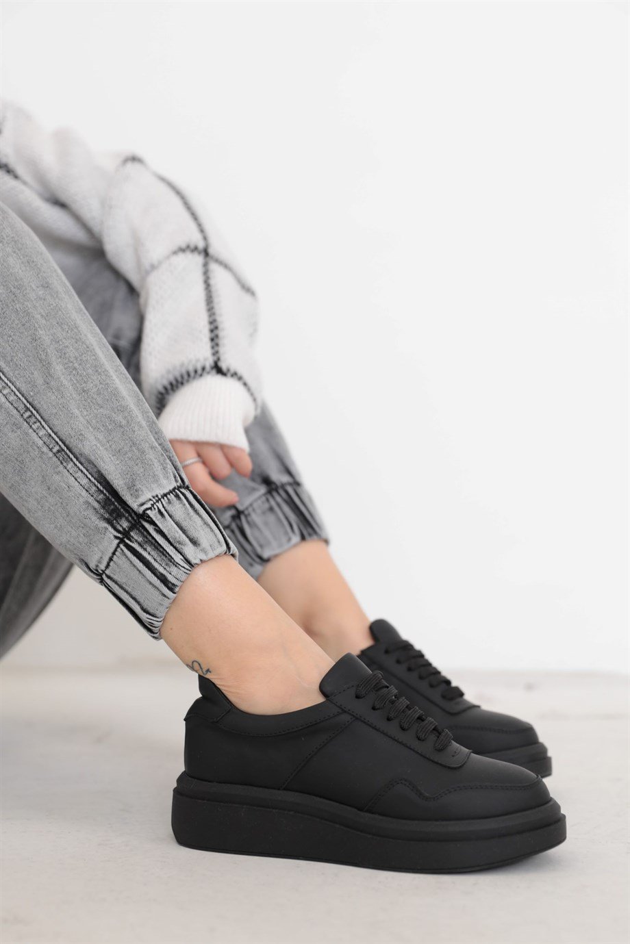 Jora Siyah Deri Kadın Sneaker