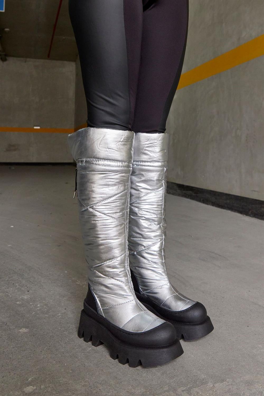 Karinna Gümüş Renk Uzun Kar Çizmesi