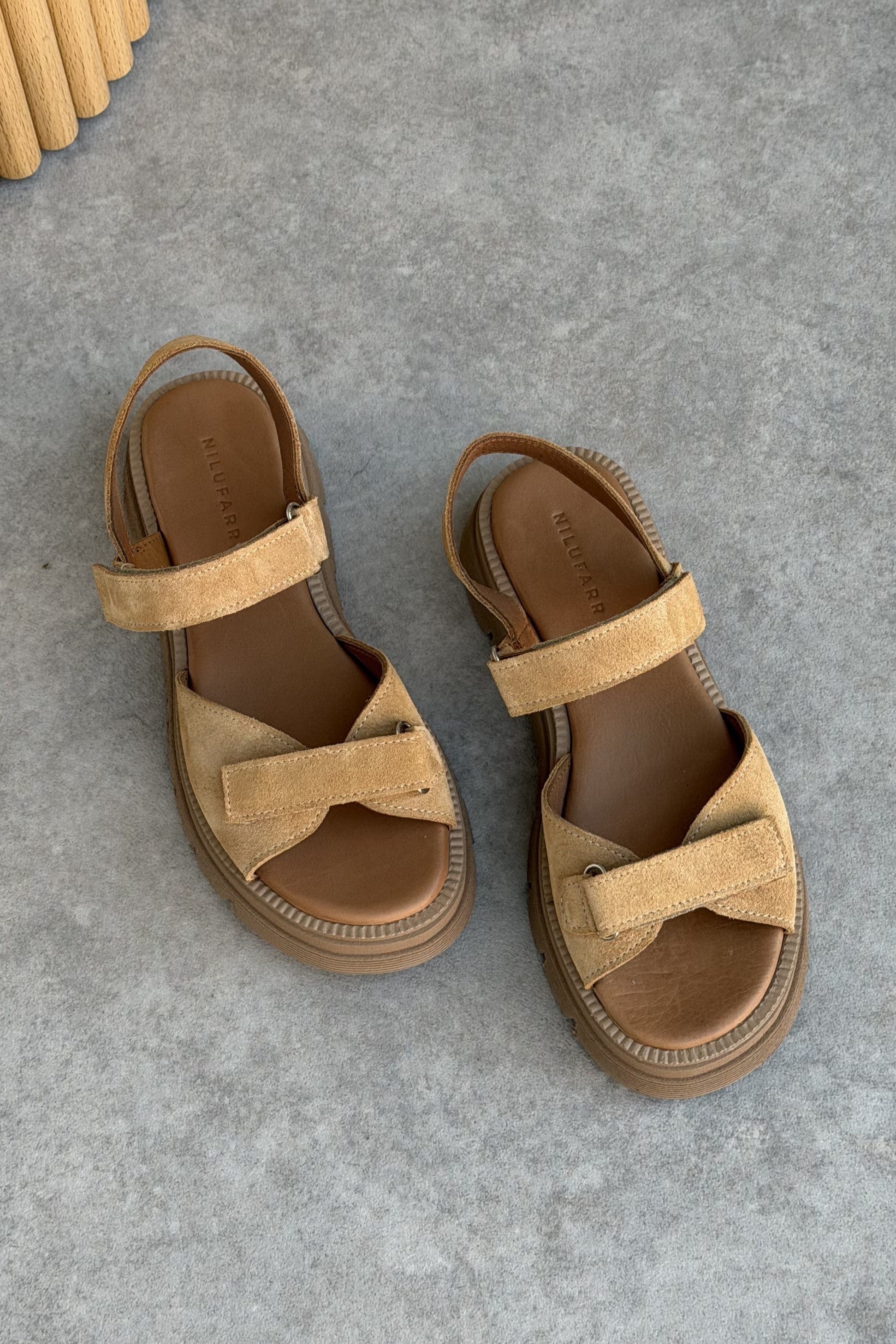 Mills Camel Süet Hakiki Deri Sandalet