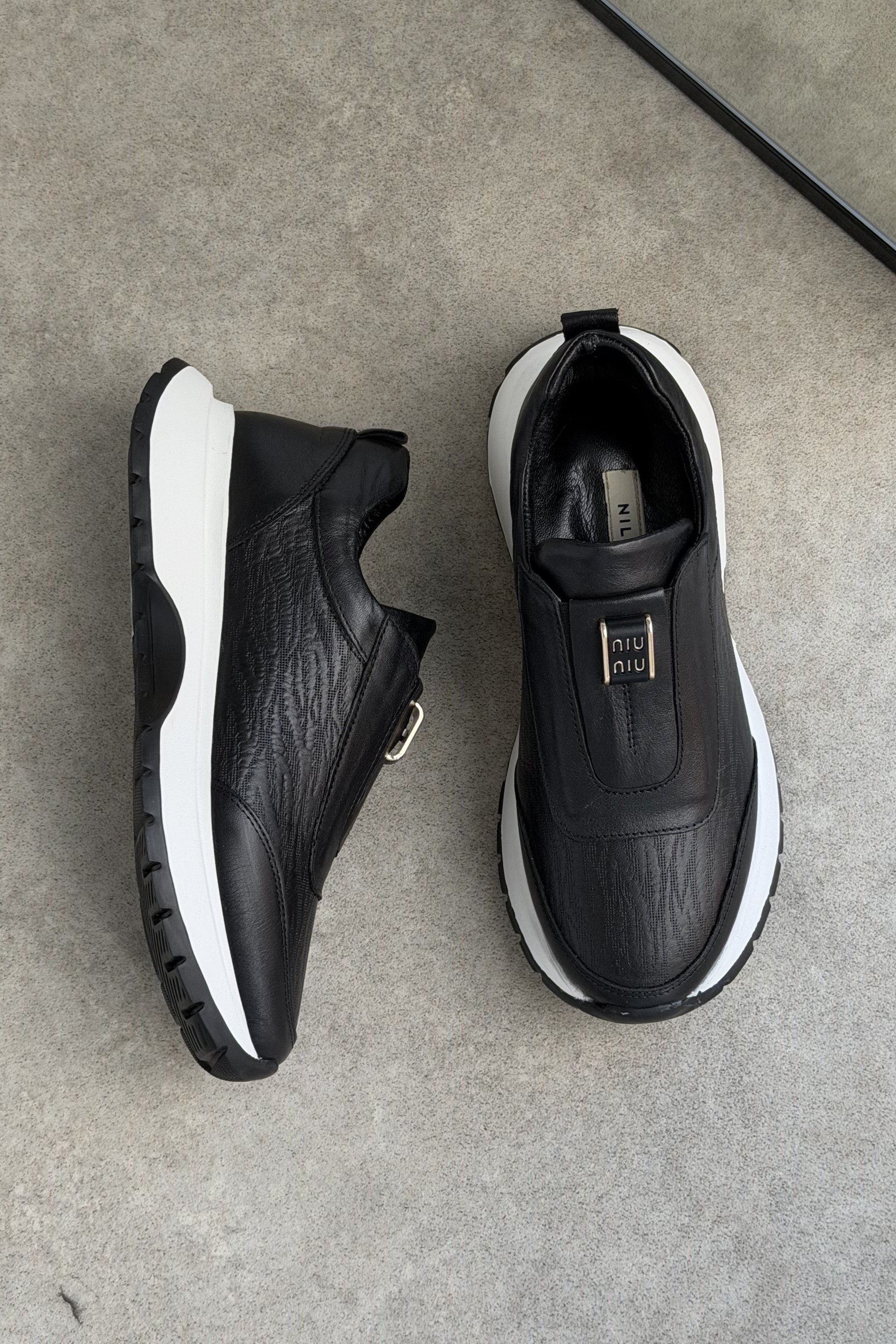 Niu Siyah Hakiki Deri Kadın Sneaker