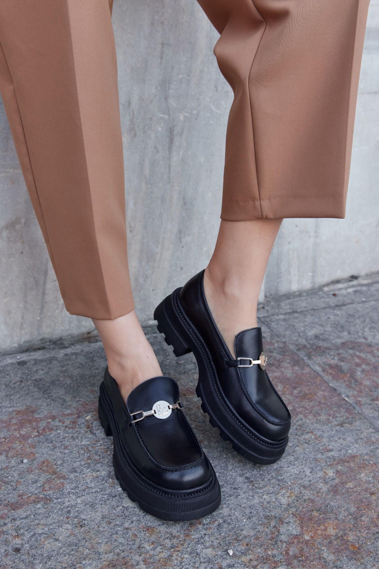 Penna Black Genuine Leather Thick Soled Womens Loafer