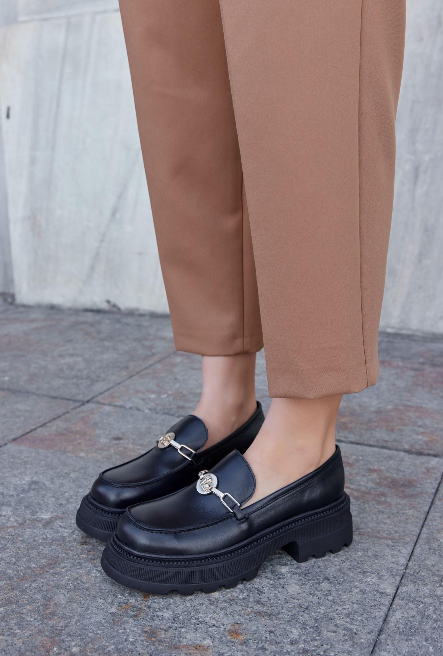 Penna Black Genuine Leather Thick Soled Womens Loafer