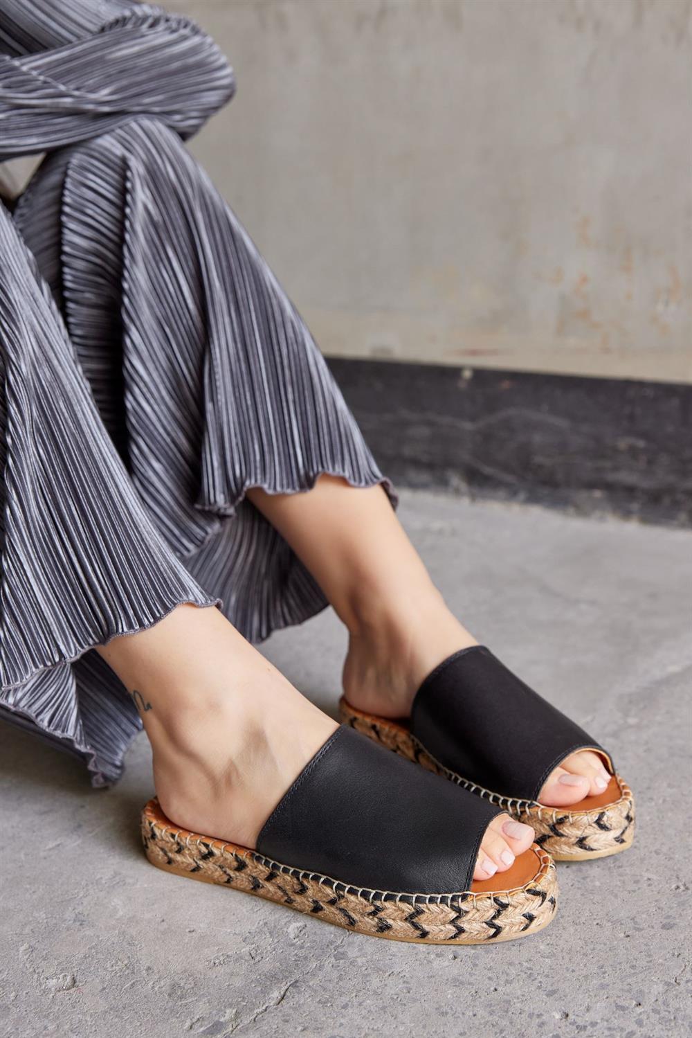Pera Siyah Hakiki Deri Kadın Espadril Terlik
