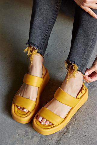 Polina Sarı Hakiki Deri Kalın Tabanlı Kadın Sandalet