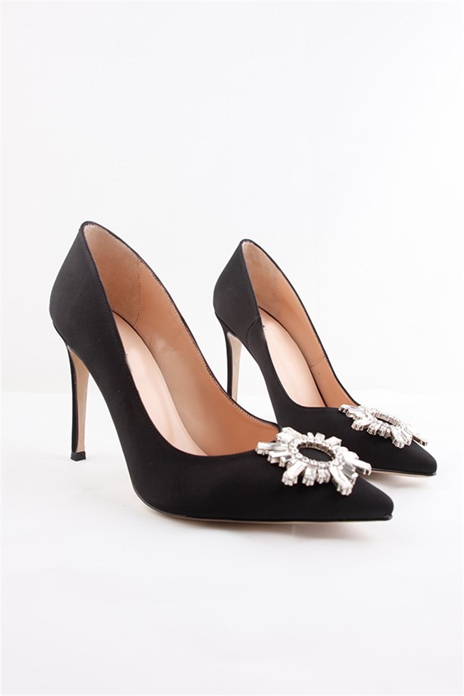 Aleda Siyah Saten Önü Taşlı Deri Stiletto