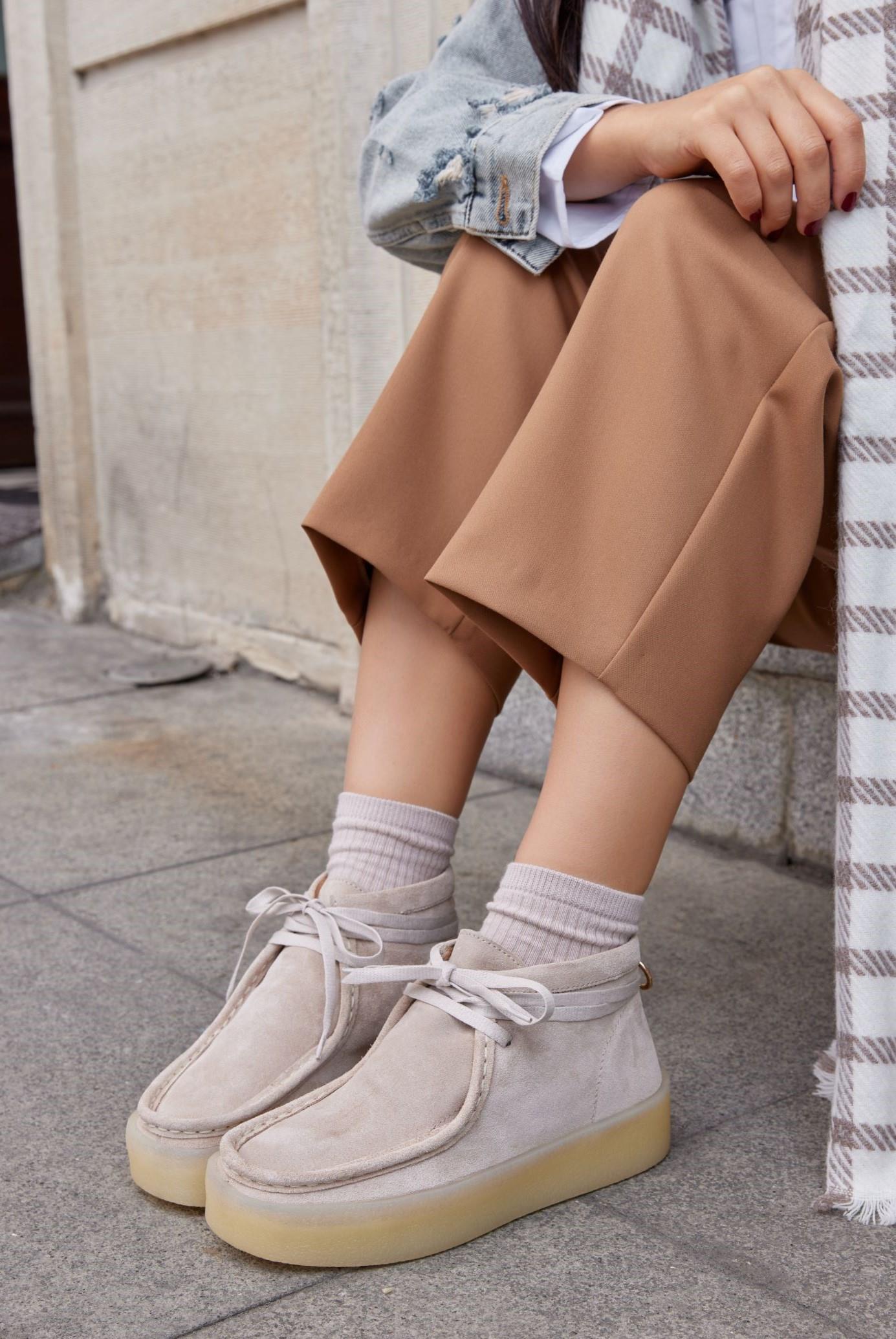 Amber Bisküvi Hakiki Süet Kadın Bağcıklı Bot