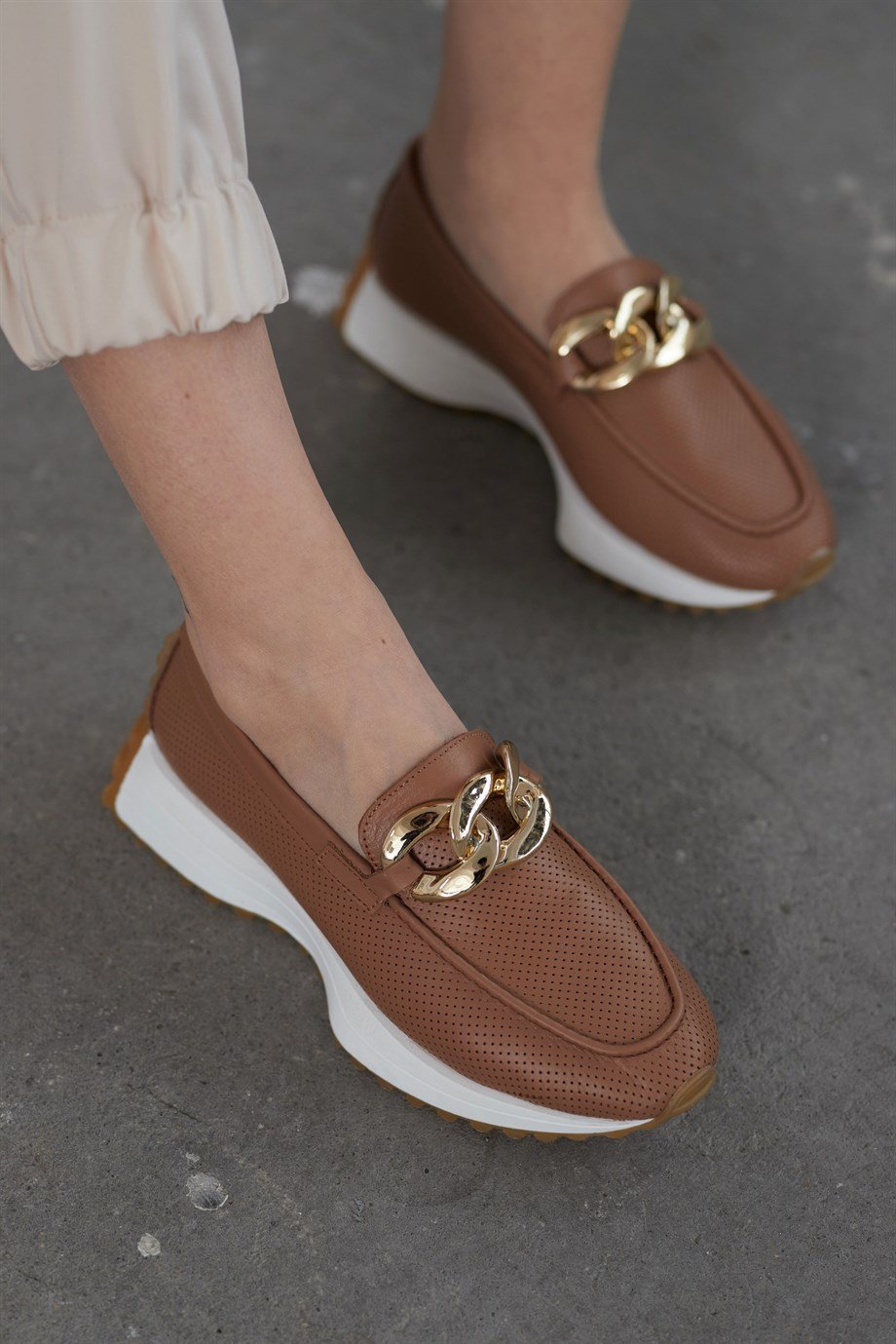 Darius Taba Hakiki Deri Zincir Aksesuarlı Kadın Sneaker