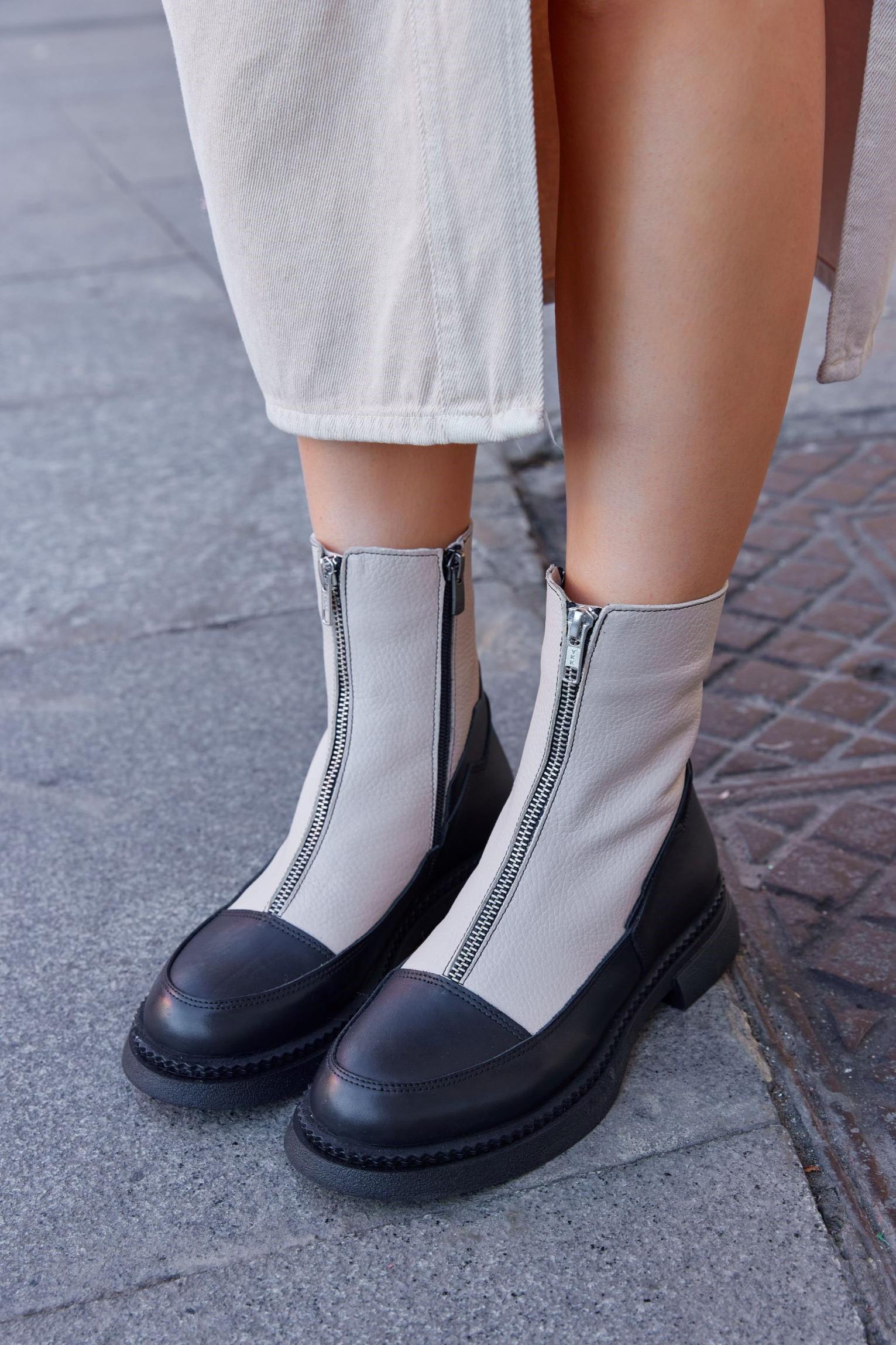 Mara Bej Hakiki Deri Fermuar Aksesuarlı Kadın Bot