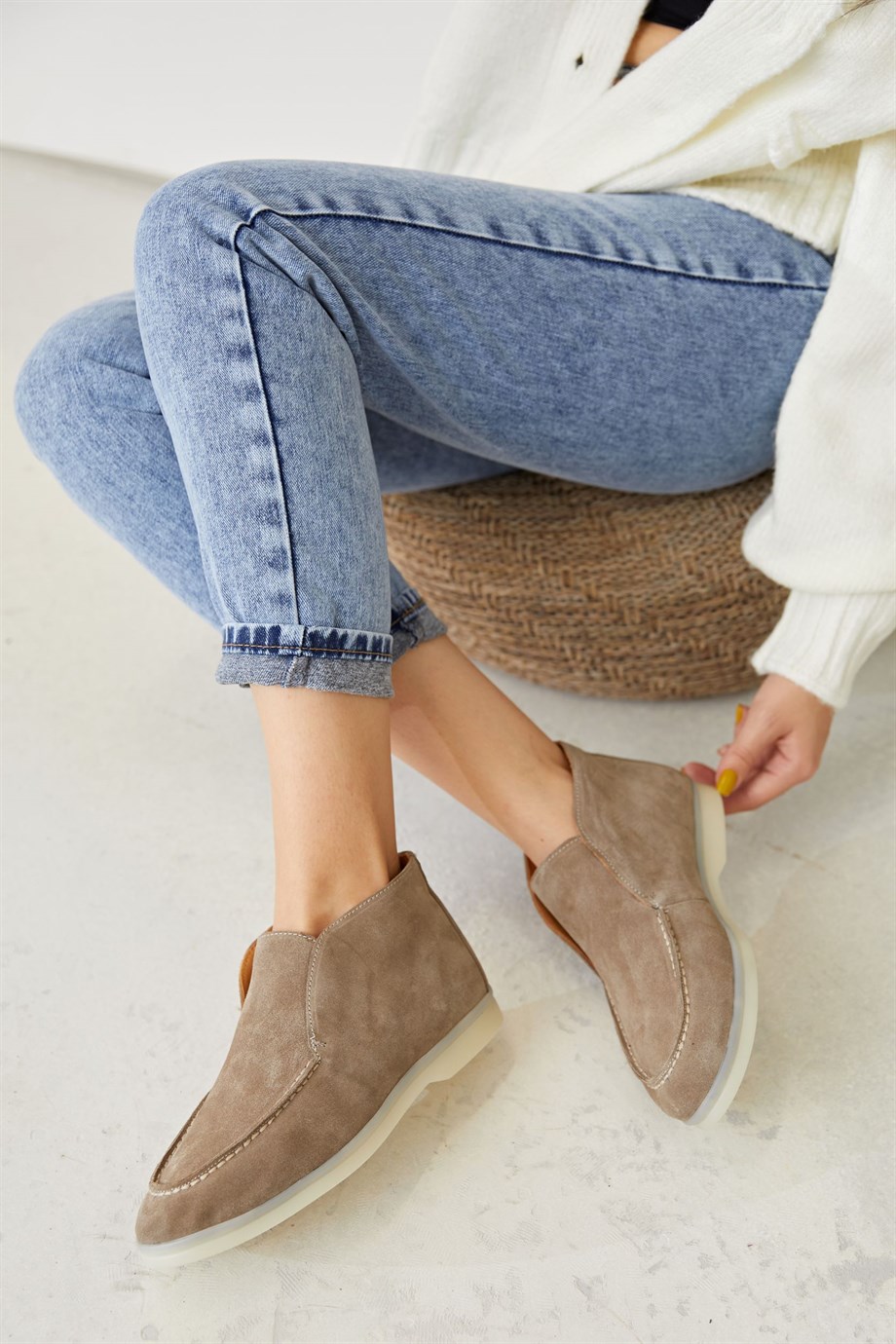 Megi Women's Biscuite Suede Casual Shoes