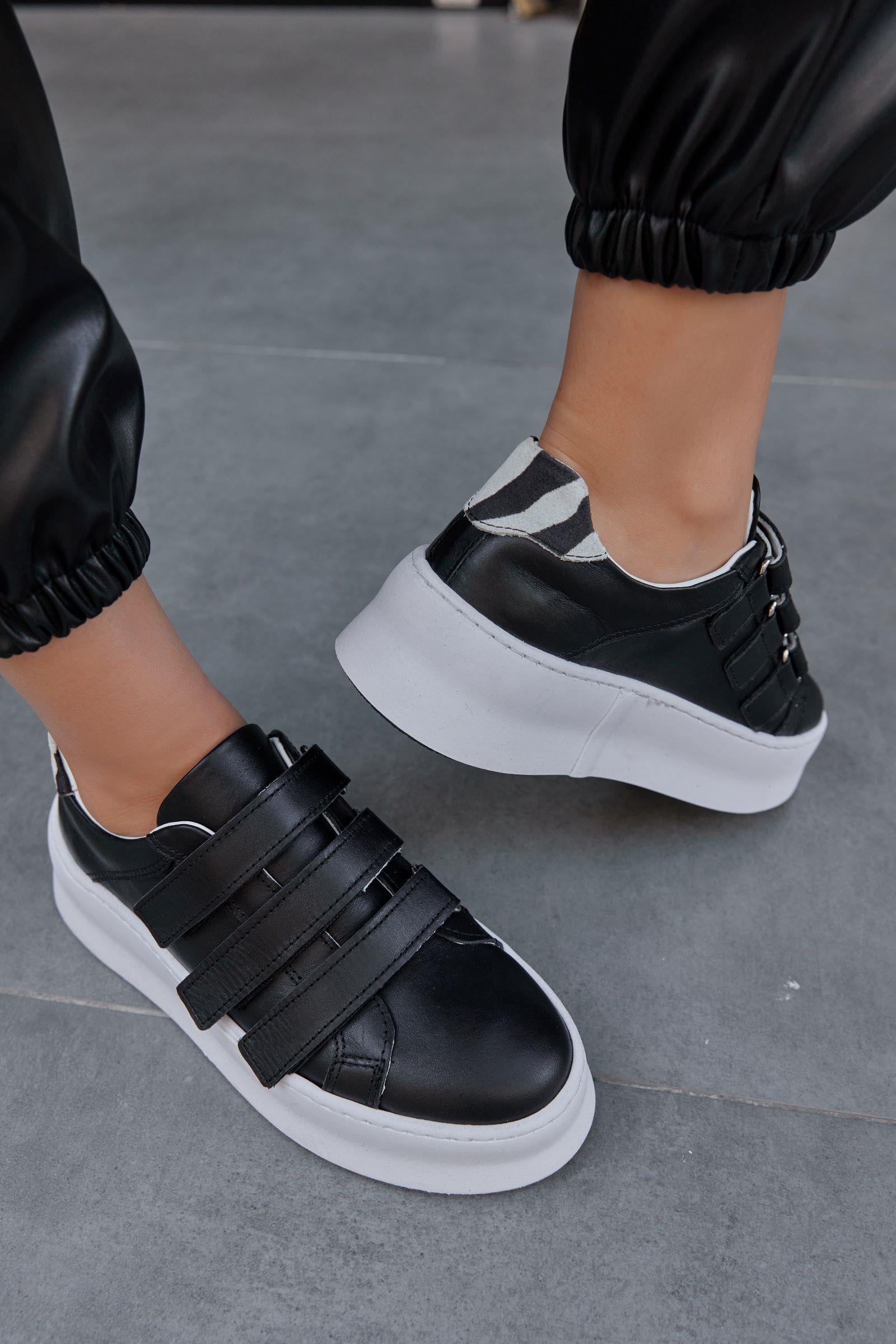 Mila Siyah Hakiki Deri Zebra Detaylı Cırt Bantlı Kadın Sneaker