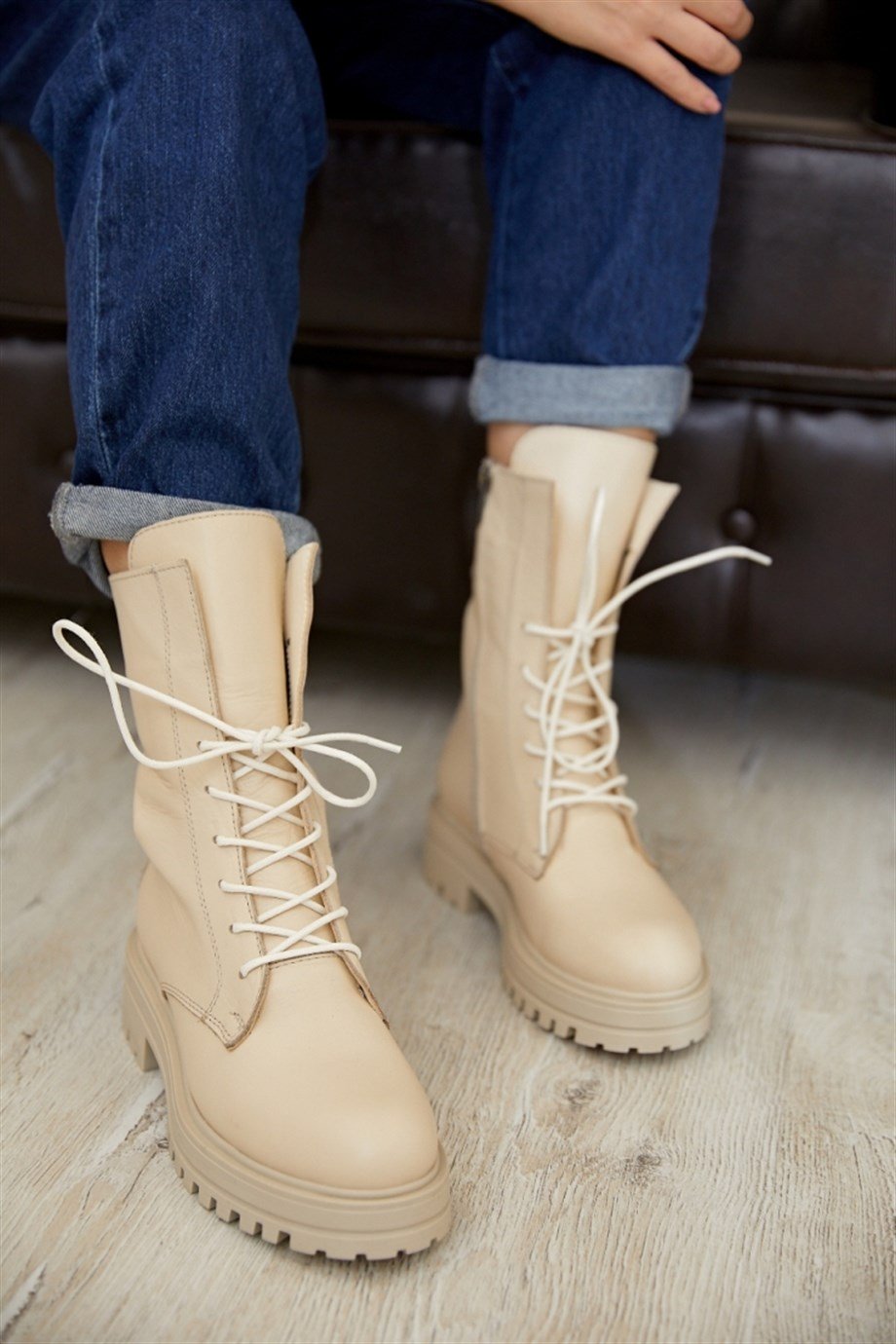 Милано Женские Телесные Кожаные Ботинки на Шнурках
