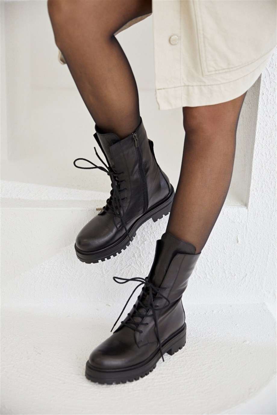 Milano Women's Black Leather Laced Boots