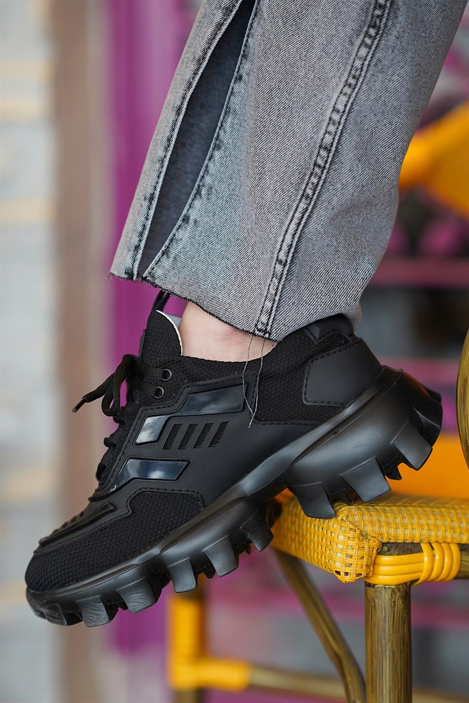 Nikki Siyah Deri Kalın Tabanlı Sneakers
