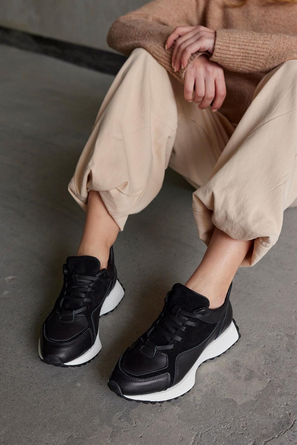 Sara Siyah Hakiki Deri Bağcıklı Kadın Sneaker