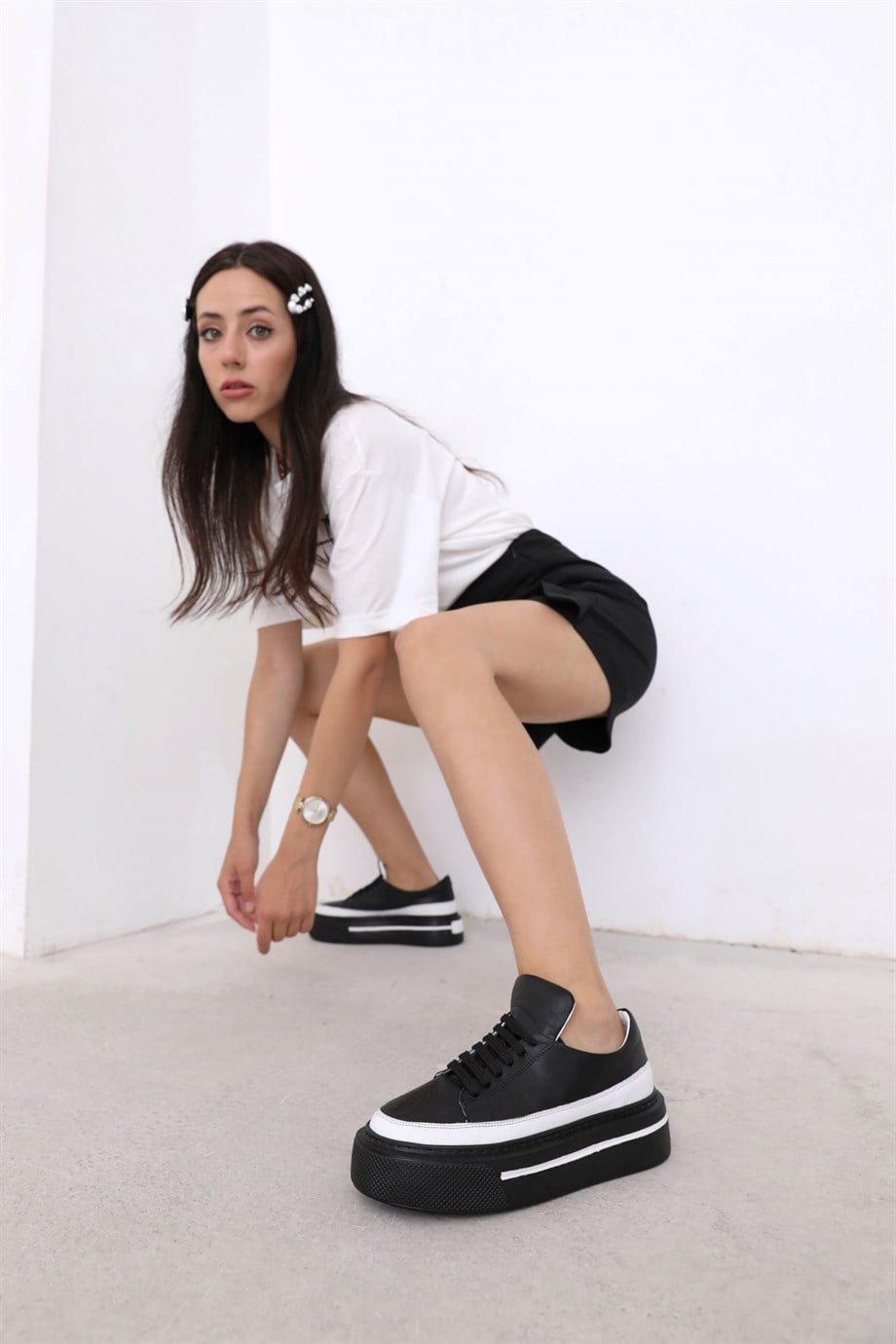 Yorgi Siyah/Beyaz Hakiki Deri Bağcıklı Kadın Sneaker